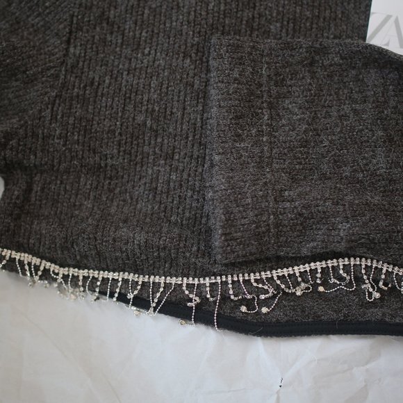 NWT GRAY JEWEL CROPPED TOP BLOGGERS FAV. - Picture 6 of 11